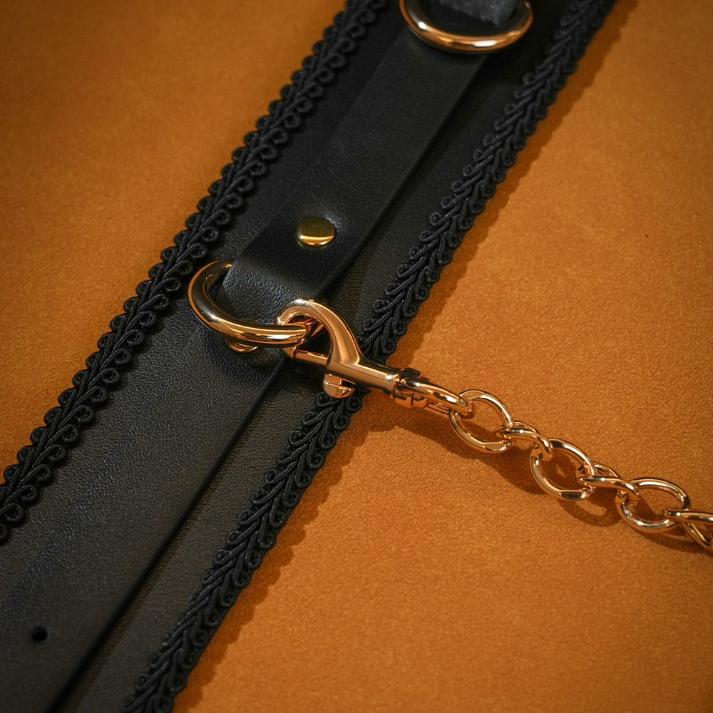 ankle-cuffs-with-lace → أصفاد-الكاحل-مع-الدانتيل