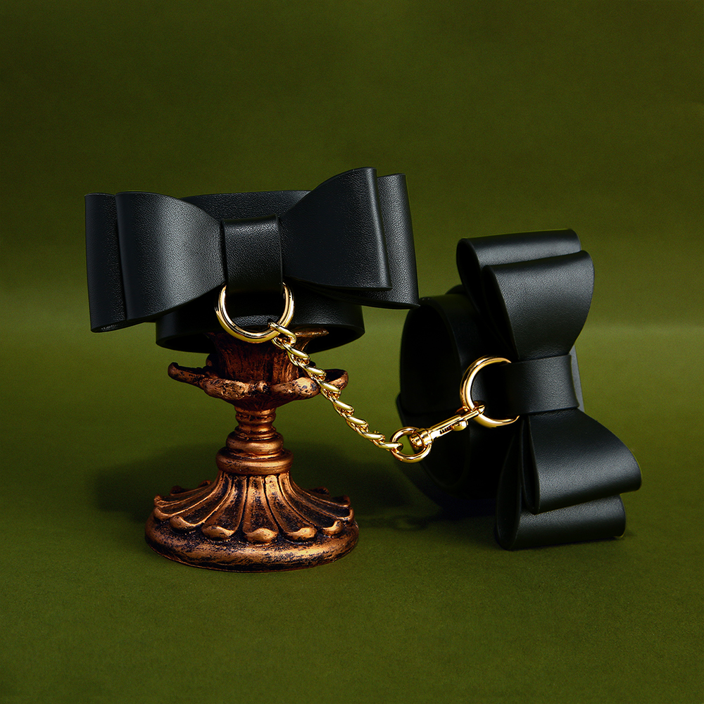 BOW CUFF